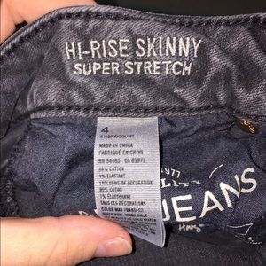 American Eagle Skinny's