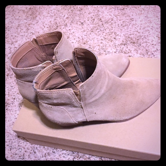 Aldo booties size 7.5