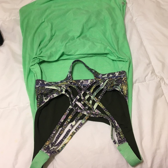 Lululemon free to be wild tank with built in bra!!