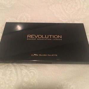 Makeup Revolution ultra blush pallet