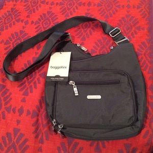 Bagallini criss-cross bagg, classic collection