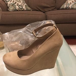 Wedge heels
