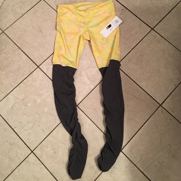 NWT Alo Goddess ribbed leggings