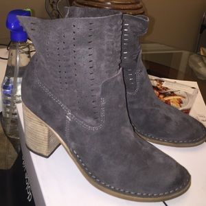 Dolce Vita Landon Anthracite Suede Booties