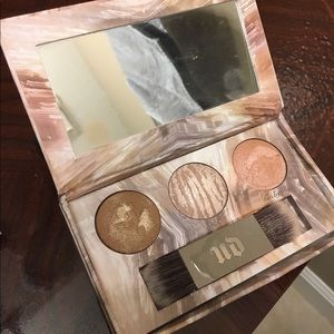 Urban decay naked illuminating trio
