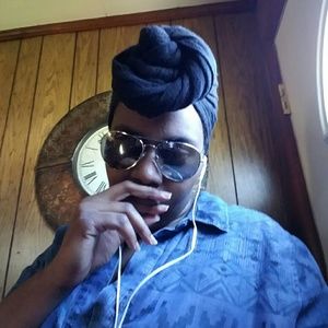 Meet your Posher, Ayanna