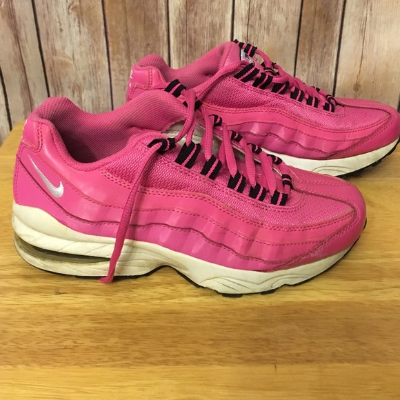 Nike Shoes - Nike air max