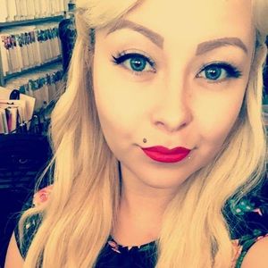 Meet your Posher, Lisette