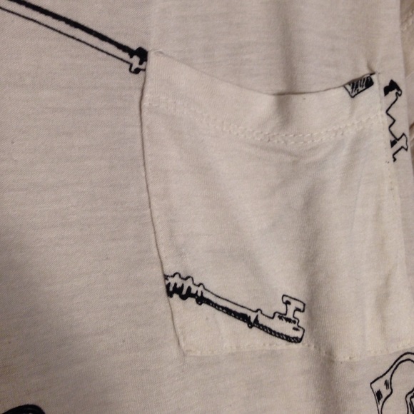 Stretchy Key Tee - Picture 2 of 3