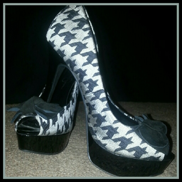 Jessica Simpson Houndstooth Peep-Toe Pump Heels