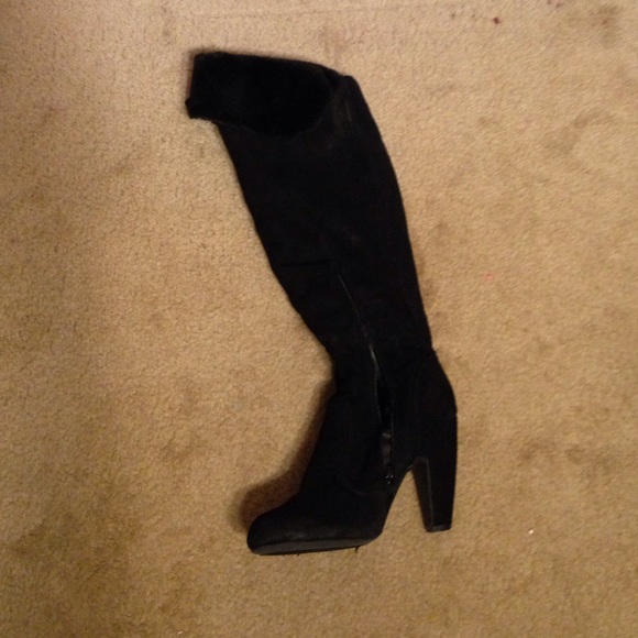 Black High Heeled Boots - Picture 2 of 3