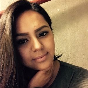 Meet your Posher, Daniela