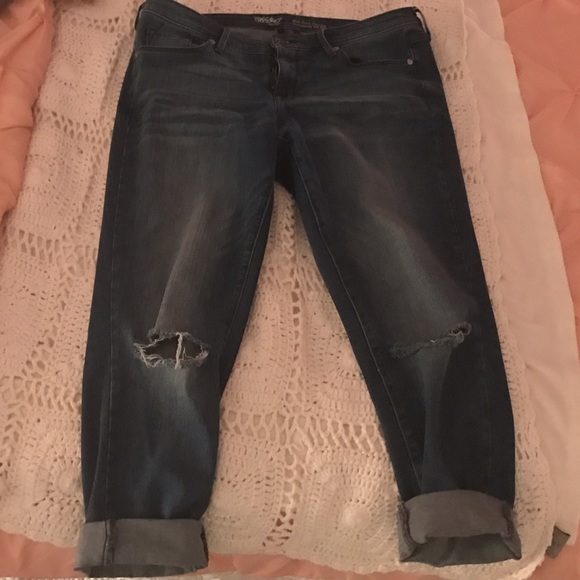 Blue Jeans Rip on the knee level - Picture 2 of 3