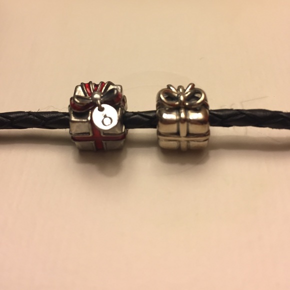 Pandora Present charms