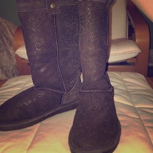 Never worn Bearpaw boots 'Brandy II'