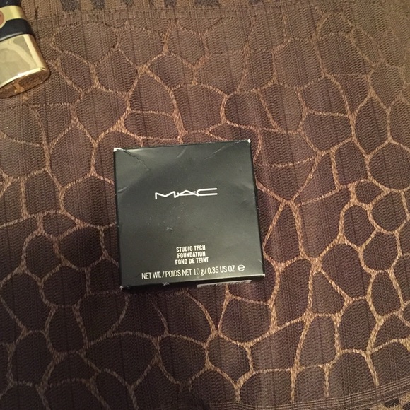 🔴sold on other site🔴 Mac foundation NW45