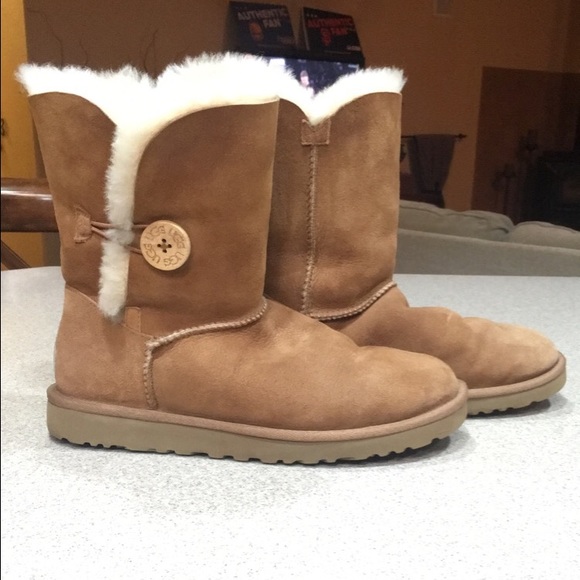 UGG
