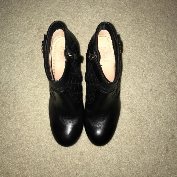 Tory burch bootie. 💯 authentic