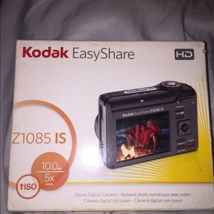 BRAND NEW NEVER USED KODAK CAMERA