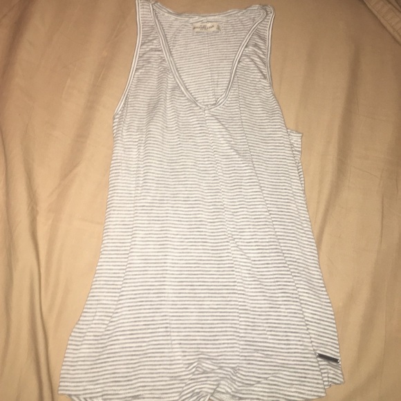 V-neck tank top
