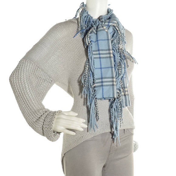 Limited edition Burberry women's scarf - Picture 3 of 3