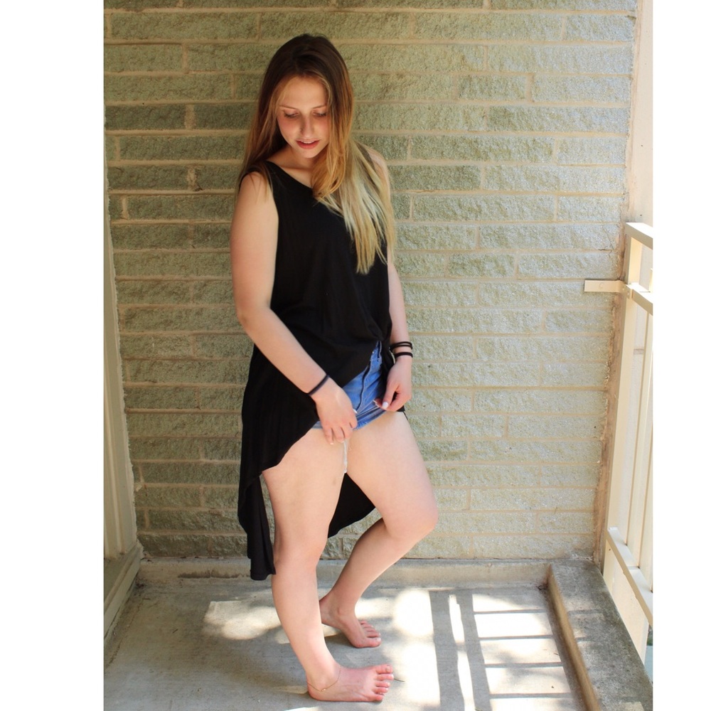 SALE! The "Cameron" lace back tank - Picture 1 of 5