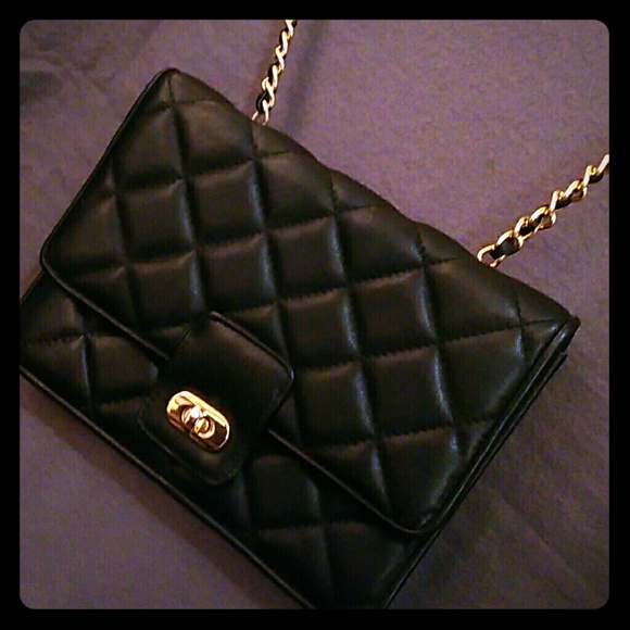 ** PRICE DROPPED***Giani Bernini purse- leather.