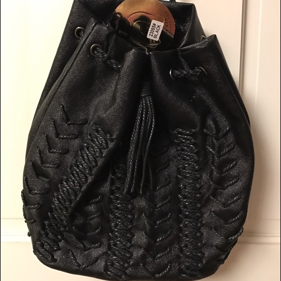 NEW Nila Anthony woven drawstring bucket bag