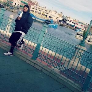 Meet your Posher, Quinton