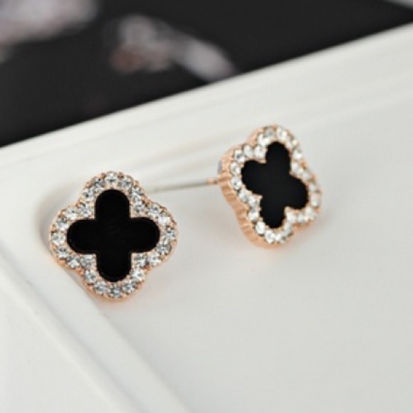 Sale Black clover 18k gold rhinestone earrings nwt - Picture 2 of 4