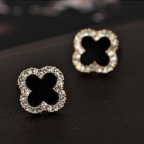 Sale Black clover 18k gold rhinestone earrings nwt - Picture 4 of 4