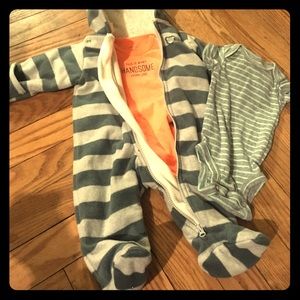 Carter's set of boy newborn clothes