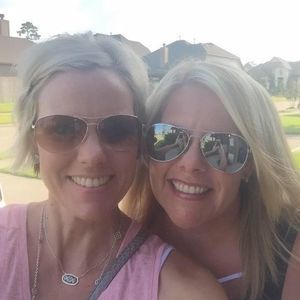 Meet your Posher, Kelli