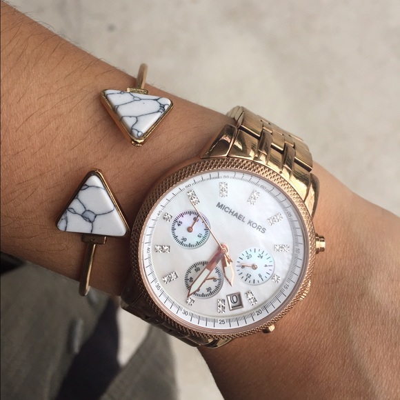 Jewelry - 💕Marble statement triangle cuff 💕