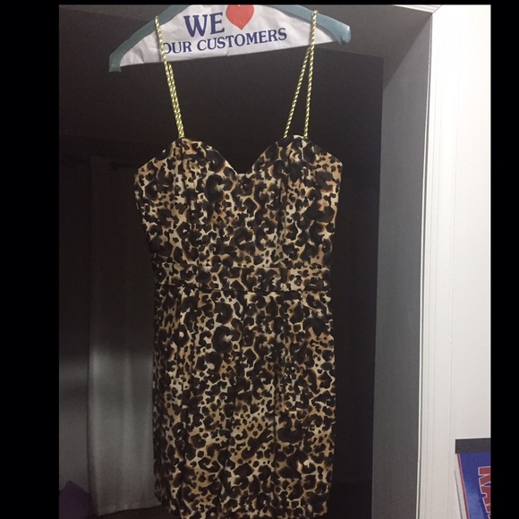 Leopard Dress - NWOT - NEVER WORN - Picture 1 of 1