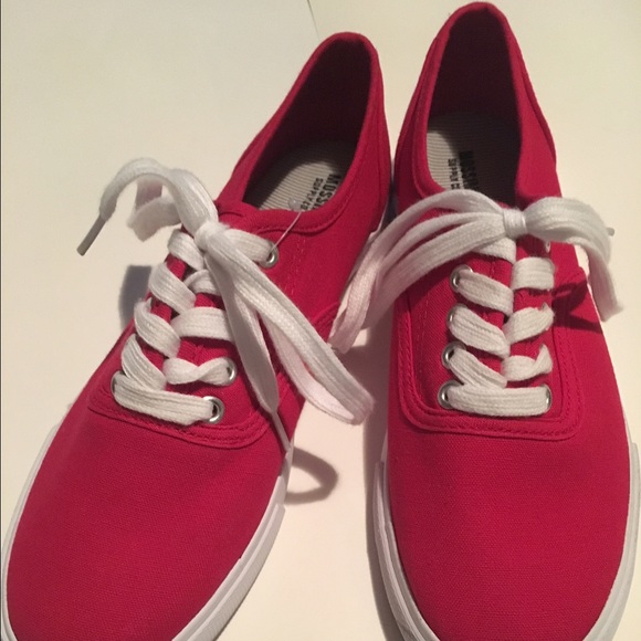 Mossimo Brand New Tennis Shoes🎈Lowest Price 🎈