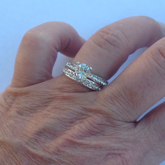 Gorgeous 2 Pcs Wedding Set - Picture 5 of 5