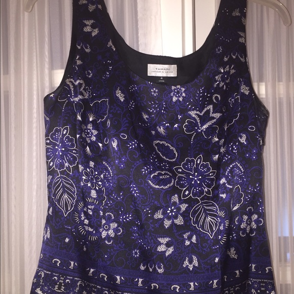 Beautiful Tahari tank.