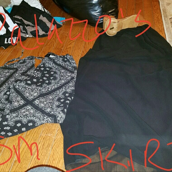 Clothes - Picture 3 of 4