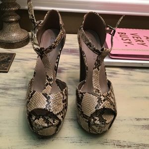 Snakeskin heels!!!!