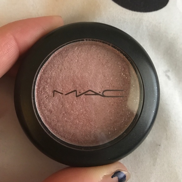 MAC sweet acting Pressed Pigment