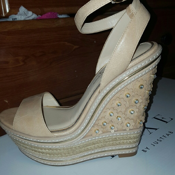 Jessica simpson nude wedges