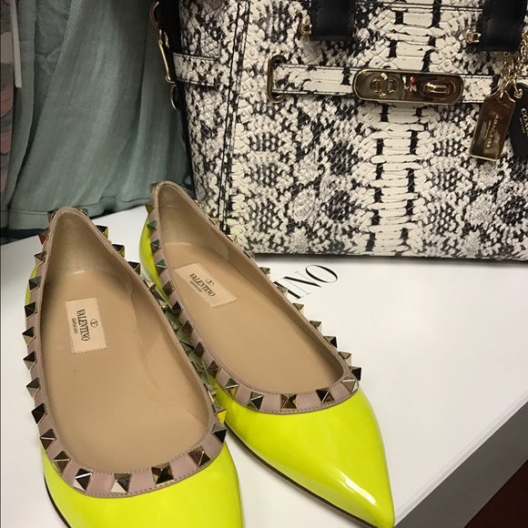 Valentino(SOLD)❌ - Picture 1 of 4