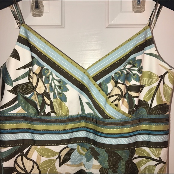 Ann Taylor Dresses & Skirts - 🔴SOLD🔴 Ann Taylor floral tropical print dress