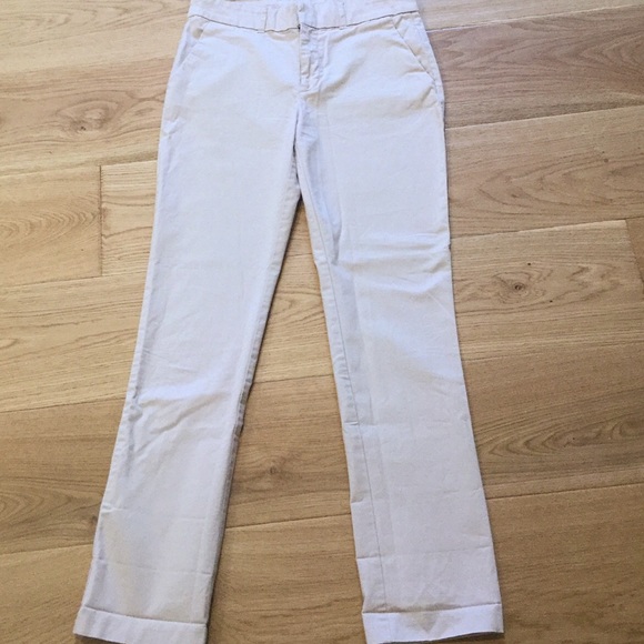 The basic Gap Khaki