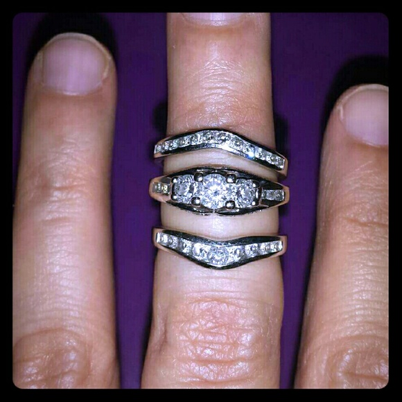 Brilliant cut 3stone Engagement ring/wedding bands