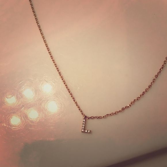 Gold letter L necklace