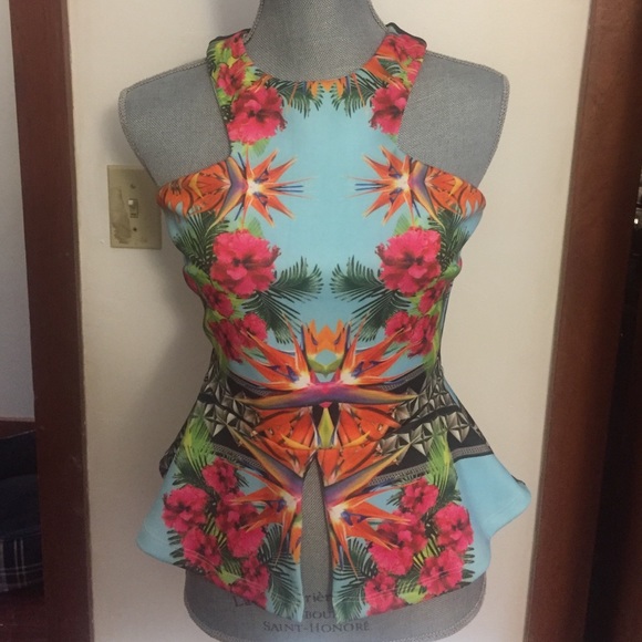 NWT ARDEN B top - Picture 2 of 3