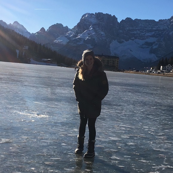 Meet your Posher, Jacinta - Picture 1 of 1