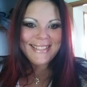 Meet your Posher, Deedee